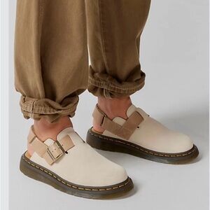 Dr Martin Jorge II suede clog beige